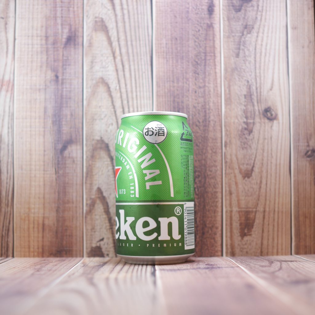 Heinekenの缶側面2